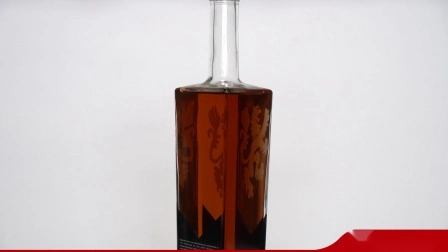 Chine Bouteilles en verre Usine Conception personnalisée en gros 500 ml 750 ml Effacer Vide Gin Whisky Liqueur Brandy Vodka Bouteille en verre de vin